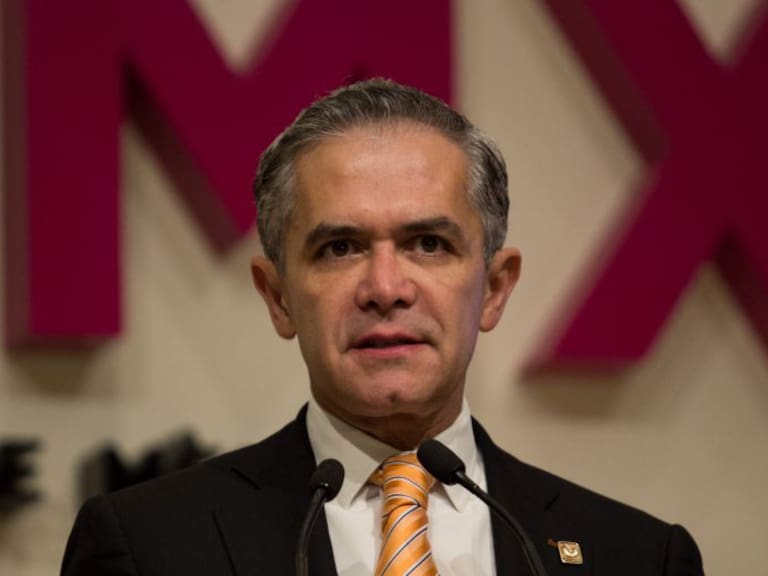 Mancera promete apoyar el desarrollo de México desde el Senado