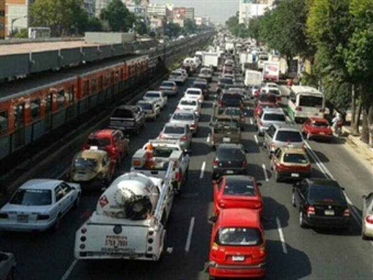 Manifestantes afectan circulación en calzada de Tlalpan