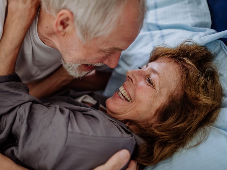 El desafío actual de los profesionales de la salud es ayudar a romper los mitos que limitan a las personas mayores a vivir su vida afectiva con plenitud