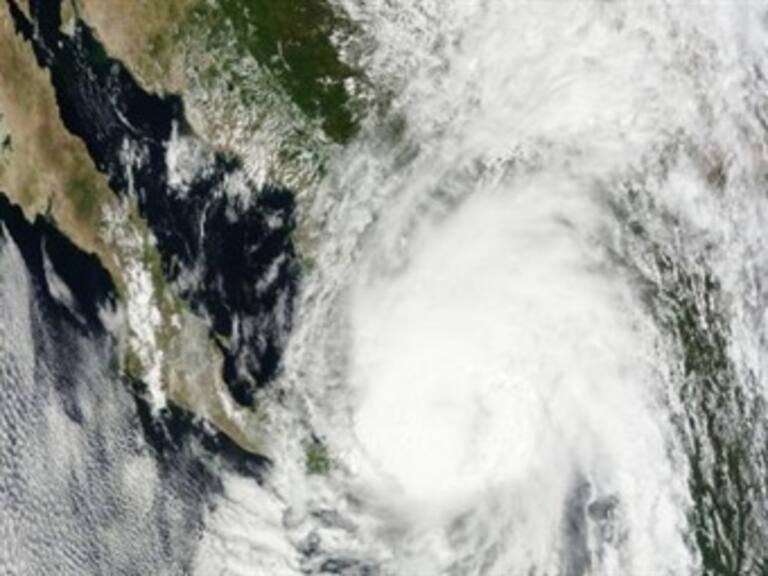 Se degrada 'Manuel' a tormenta tropical; nueve estados en alerta