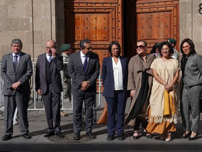 Que INE diga por qué necesitan más recursos, insiste Sheinbaum