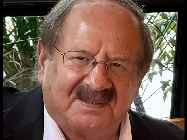 Muere Marco Tolama, voz emblemática del automovilismo en México