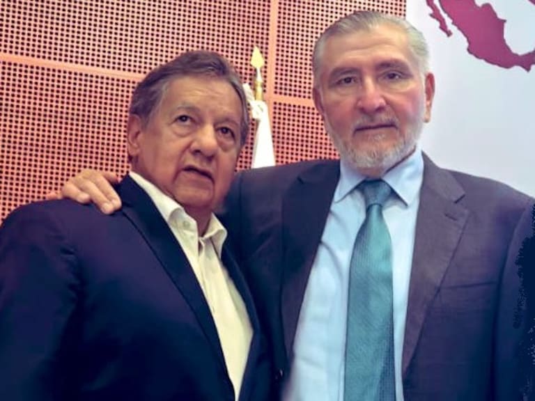 El senador Higinio Martínez cuestionó la designación del delegado de Morena y pidió corregir fallas en seguridad, recursos municipales e infraestructura en el Edomex y otras entidades.