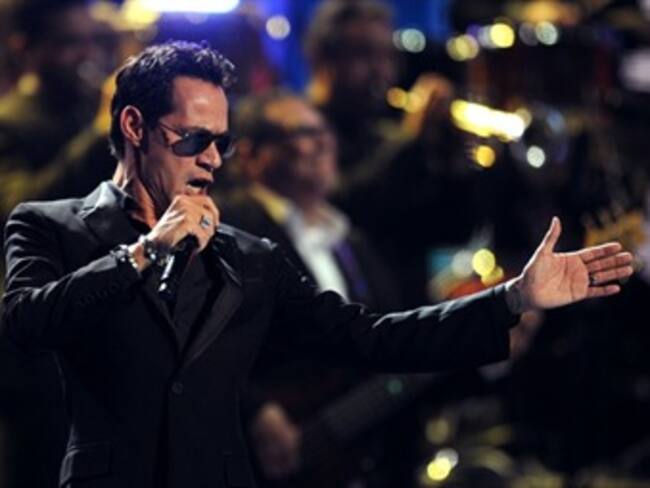 Pospone Marc Anthony gira en México por problemas de salud