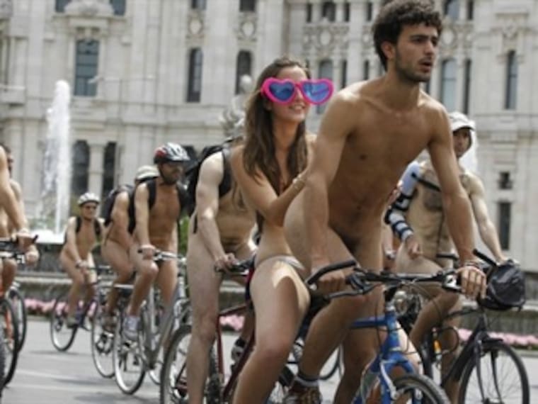 Octava marcha rodada mundial ciclista al desnudo. Luis Felipe Hernández