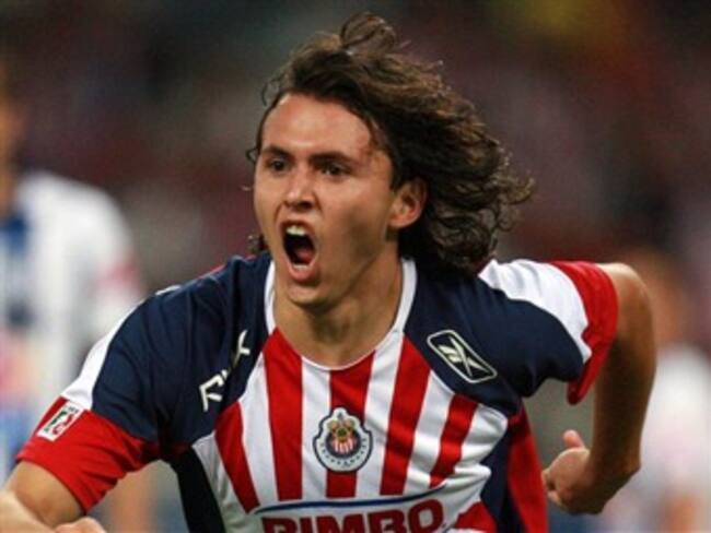 Chivas cae 2-0 ante Vélez, pero sigue con vida en Libertadores