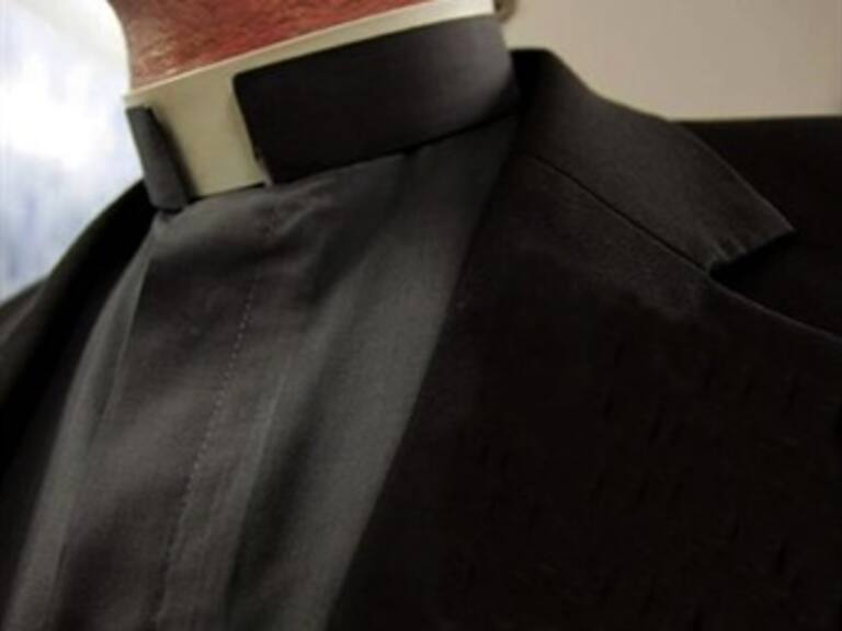 Vaticano instruye a obispos para combatir pederastia