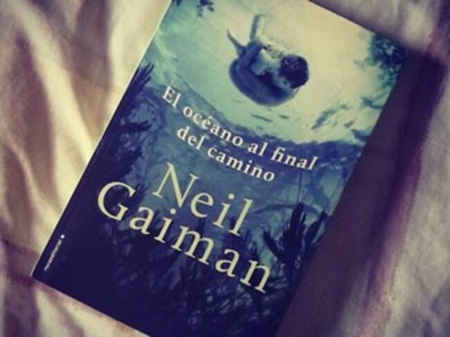 El océano al final del camino .'Leer es un placer' con Lorena Elizabeth Hernández