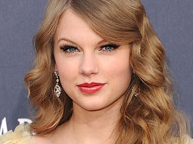 Destaca Taylor Swift como una de las artistas más altruistas del 2012