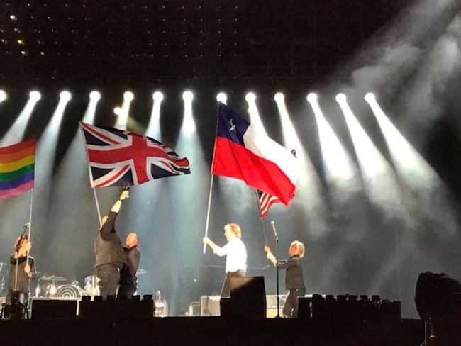 Paul McCartney confunde banderas en el Festival ACL