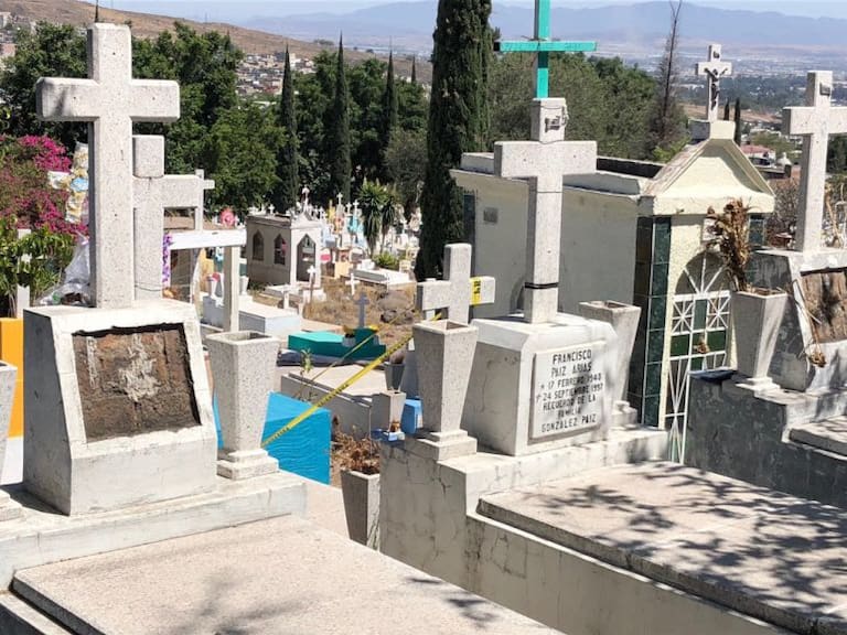 Saquean tumbas en el panteón Jardín en Guadalajara