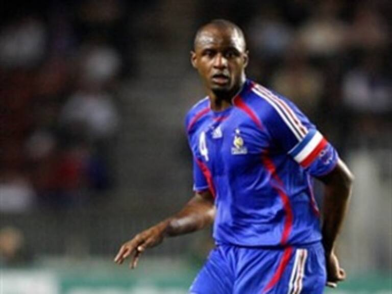 Prensa francesa critica fracaso de Selección Azul ante México