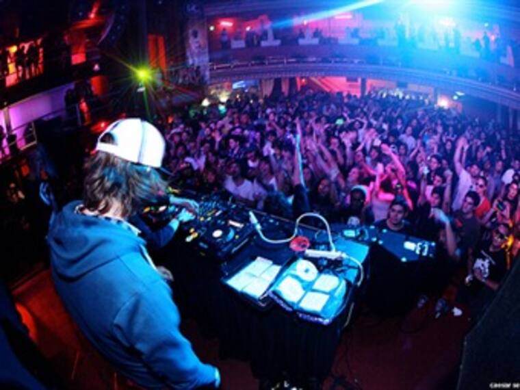 Antros. 'En que andamos' Manu Charitton,director de mercadotecnia 20/04/13