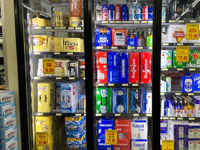 Impuestos 2027: unas cervezas aumentarían de precio y otras bajarían por este cambio al IEPS