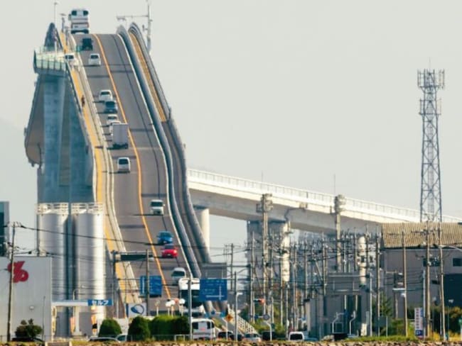 El inigualable puente de Japón que parece una montaña rusa