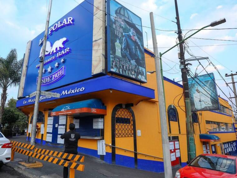 Muere hombre tras ser golpeado por meseros en restaurante 'La Polar'.