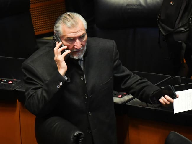 En medio de la polémica por su visa, Adán Augusto López reaparece en la Comisión Permanente