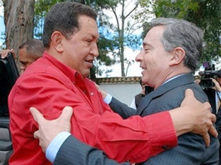 Congela Chávez relaciones con Colombia