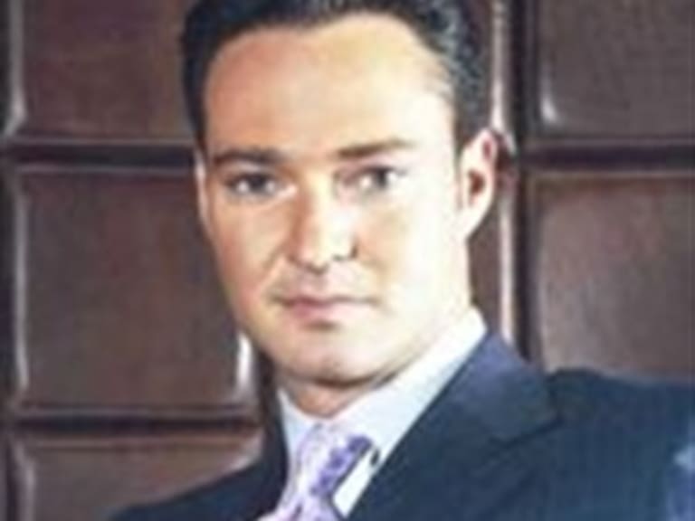 Acuden personalidades a funeral de Harp Calderoni