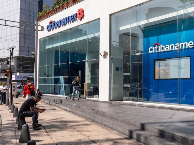 Banamex reporta fallas en app, cajeros y tarjetas