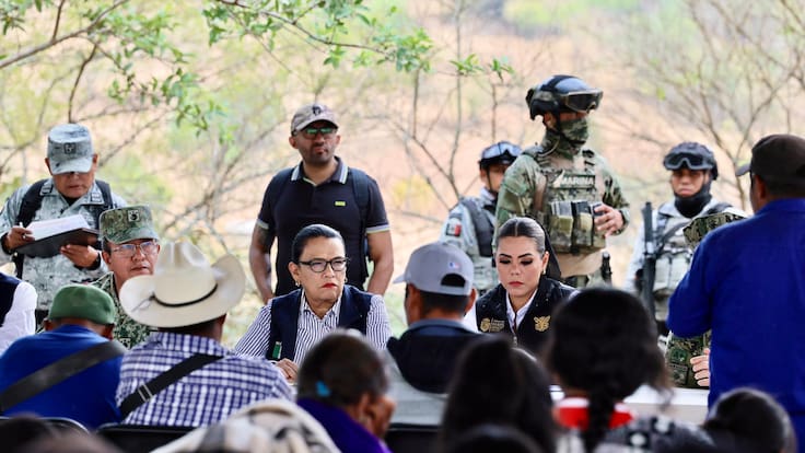 Gobierno federal y estatal atienden a familias desplazadas en Chilapa