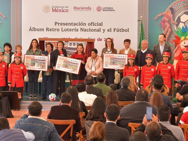 Álbum Retro Lotería Nacional y el Fútbol promociona 20 billetes de colección sobre la historia mundialista de México