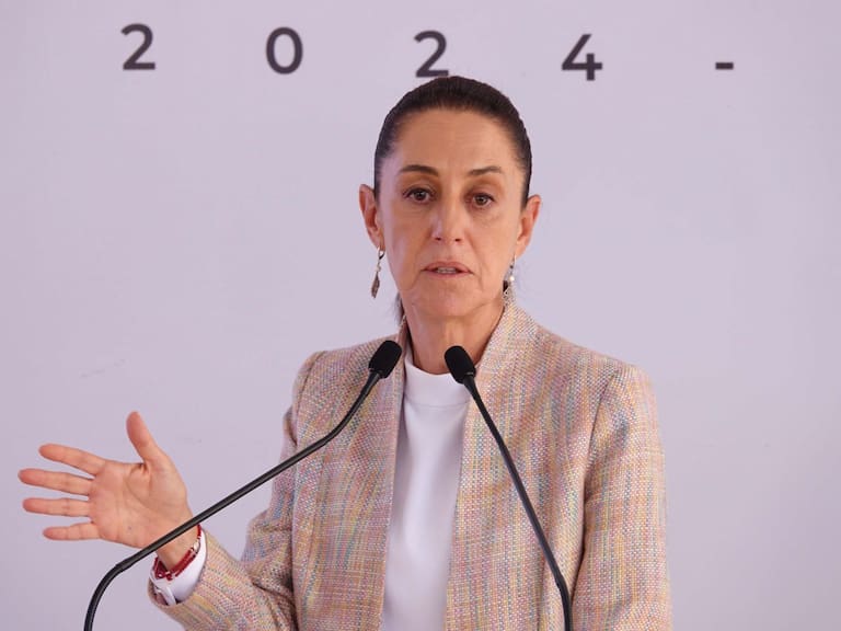CIUDAD DE MÉXICO, 20AGOSTO2024.- Claudia Sheinbaum, virtual presidenta electa, encabezó la conferencia de prensa en la que nombró a Tatiana Clouthier como próxima titular del Instituto de los Mexicanos en el Exterior, la cual se realizó en la Casa de Transición, en la alcaldía Iztapalapa.
FOTO: GRACIELA LÓPEZ /CUARTOSCURO.COM