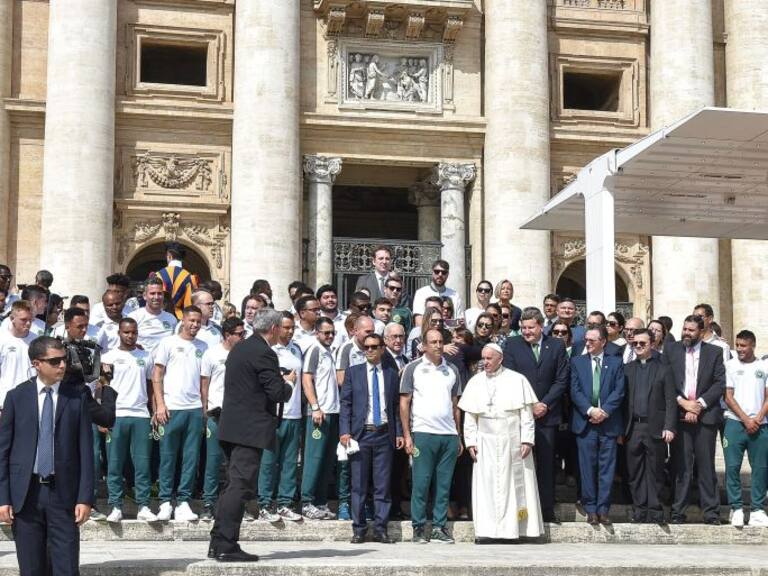 El Papa Francisco recibe en El Vaticano a los jugadores del Chapecoense