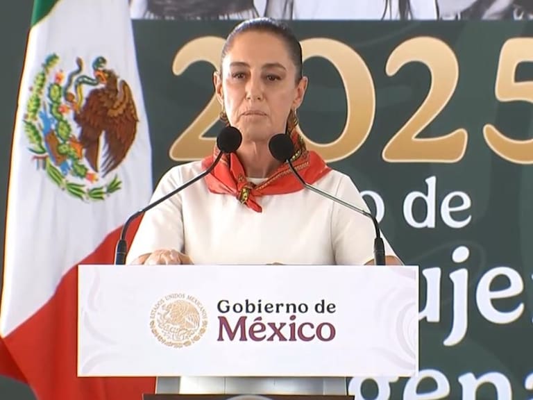 Durante la inauguración de un nuevo plantel universitario en Texcoco, Estado de México, la Presidenta Claudia Sheinbaum rechazó nuevamente el ofrecimiento de Trump de enviar elementos de su ejército para enfrentar al narco.