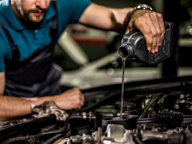 Aceites y lubricantes “pirata” son una amenaza para conductores mexicanos