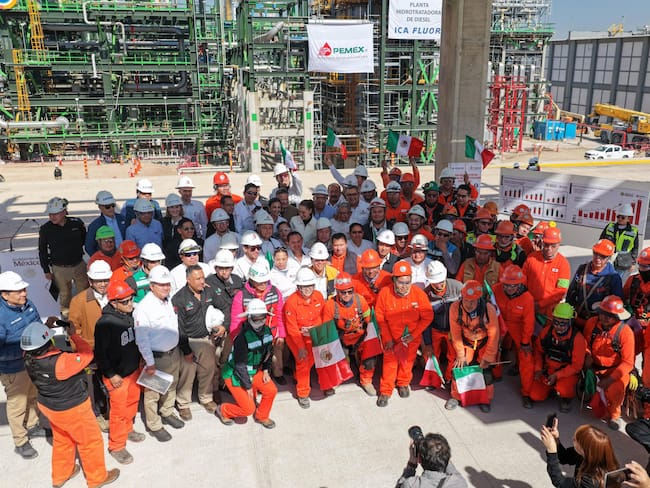 Sheinbaum defiende la soberanía energética: “Gobiernos neoliberales buscaban privatizar Pemex”