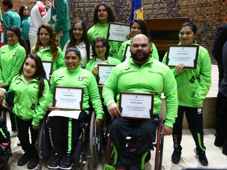Diputados reconocen a atletas jaliscienses de Juegos Parapanemircanos