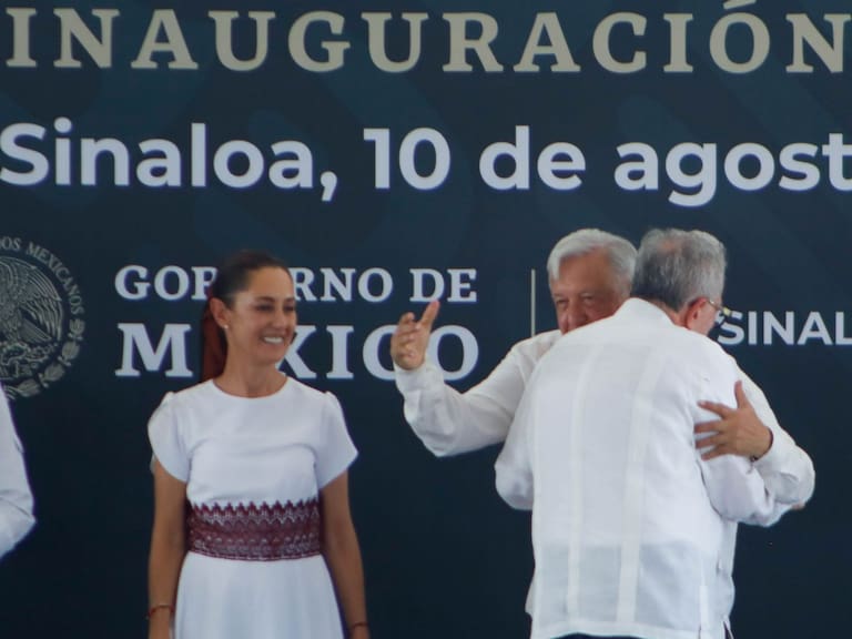 El presidente Andrés Manuel López Obrador y la virtual presidenta electa, Claudia Sheinbaum, dieron su respaldo al Gobernador Rubén Rocha Moya, luego de que se diera a conocer a través de una carta difundida por el abogado de Ismael "Mayo" Zambada, que su cliente fue emboscados en una supuesta cita con el mandatario estatal.