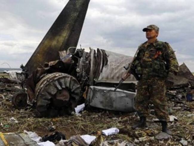 Encuentran una caja negra del avión malasio que se estrelló en Ucrania
