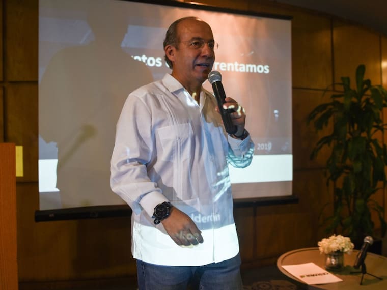 En medio de la pandemia, el expresidente Calderón lanza libro