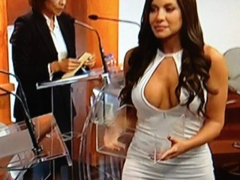 No revisé el vestuario de la edecán: productor del debate del IFE