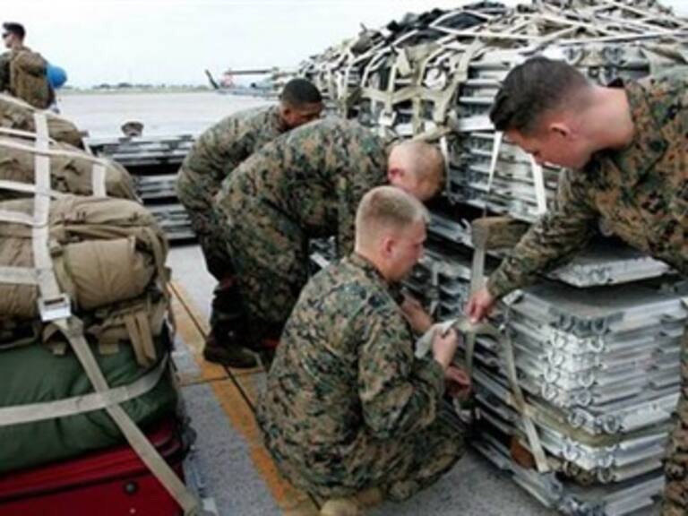 Llega la ayuda internacional a Filipinas