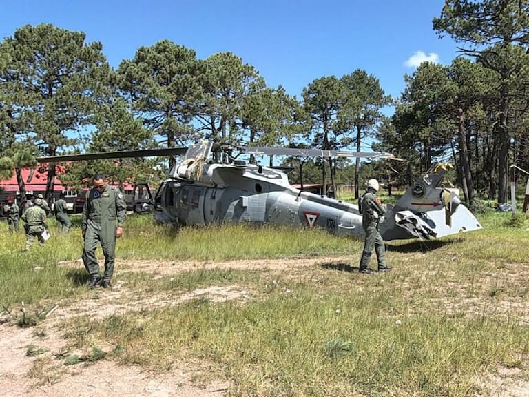 Helicóptero de la Fuerza Aérea Mexicana aterriza de emergencia durante vuelo en Durango