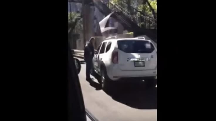 Graban a guaruras de Ferrari agrediendo a conductor en Viaducto Tlalpan