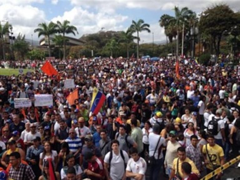 Culmina sin incidentes masiva protesta opositora en Caracas