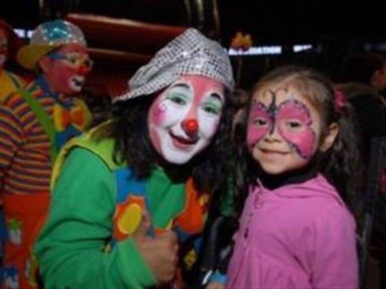 Celebra Chicago a niños en vecindario mexicano