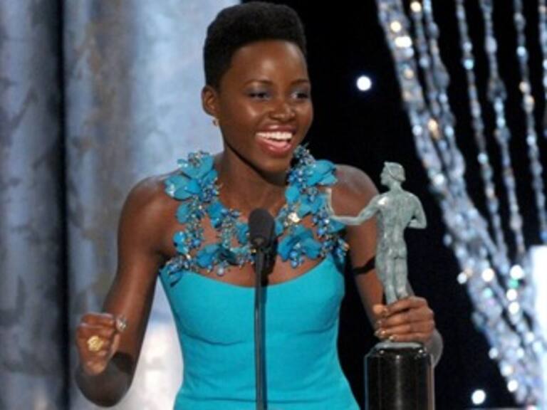 Lupita Nyong’o recibe premio SAG