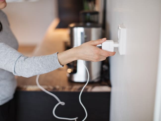 Vampiros eléctricos: Identifica los aparatos que gastan luz sin estar en uso