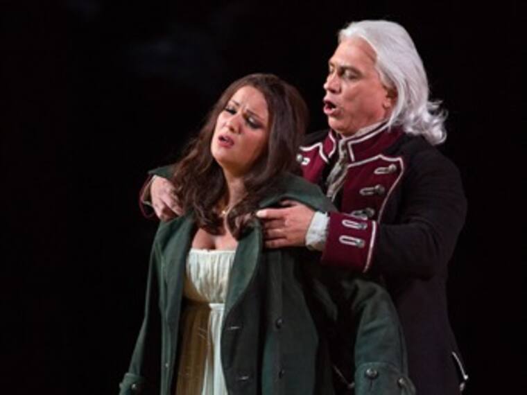 ¿Sabes cómo se llaman los trajes que se pone un cantante de ópera?