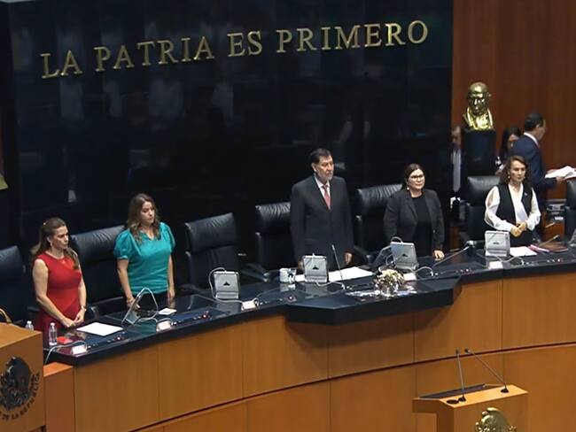 Congreso rinde homenaje a Ximena Guzmán y a José Muñoz