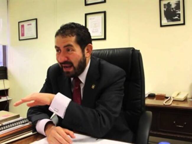 "El salario mínimo debe de estar en 87 pesos": Ricardo Becerra