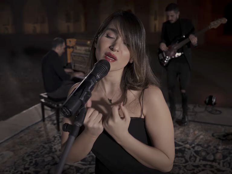 Parastoo Ahmadi, cantante iraní