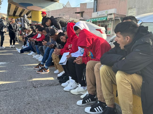 EEUU cancela citas y elimina la aplicación de CBP One