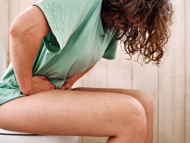 ¿Por qué aumentan las infecciones urinarias en verano? El Dr. Dagoberto Molina lo explica