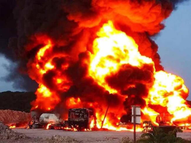 Error en llenado de un autotanque causa incendio en depósito militar para Tren Maya: SEDENA